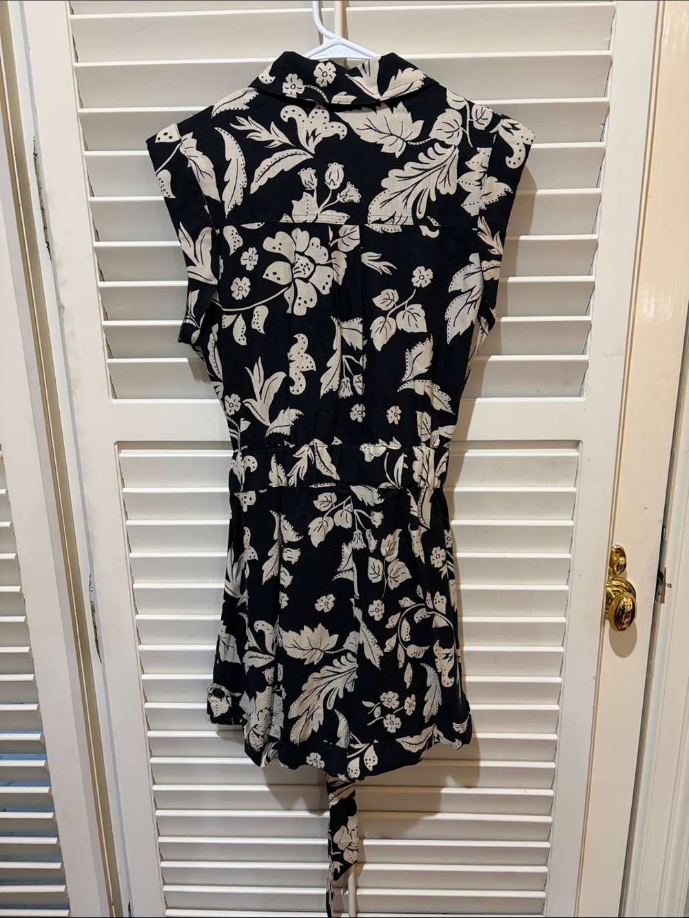 Rachel Zoe Black and Cream Floral Romper. Size 10. NWT - Picture 2 of 6